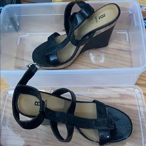 Black and cork wedges